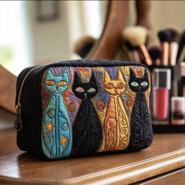 Trousse de maquillage matelassée avec chat rêveur NCU0DK10141