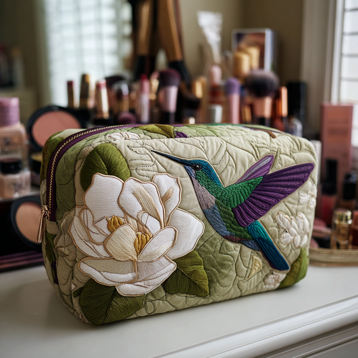 Trousse de maquillage matelassée avec colibris sur la pelouse NCU0DK10216
