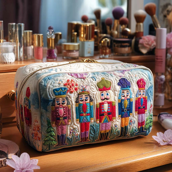 Trousse de maquillage matelassée avec un casse-noix de Noël NCU0PT9508