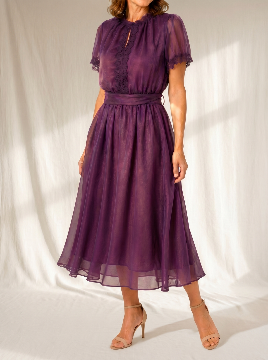 Flavia | Maxi Robe avec Décolleté en Goutte et Bord en Dentelle Chiffon