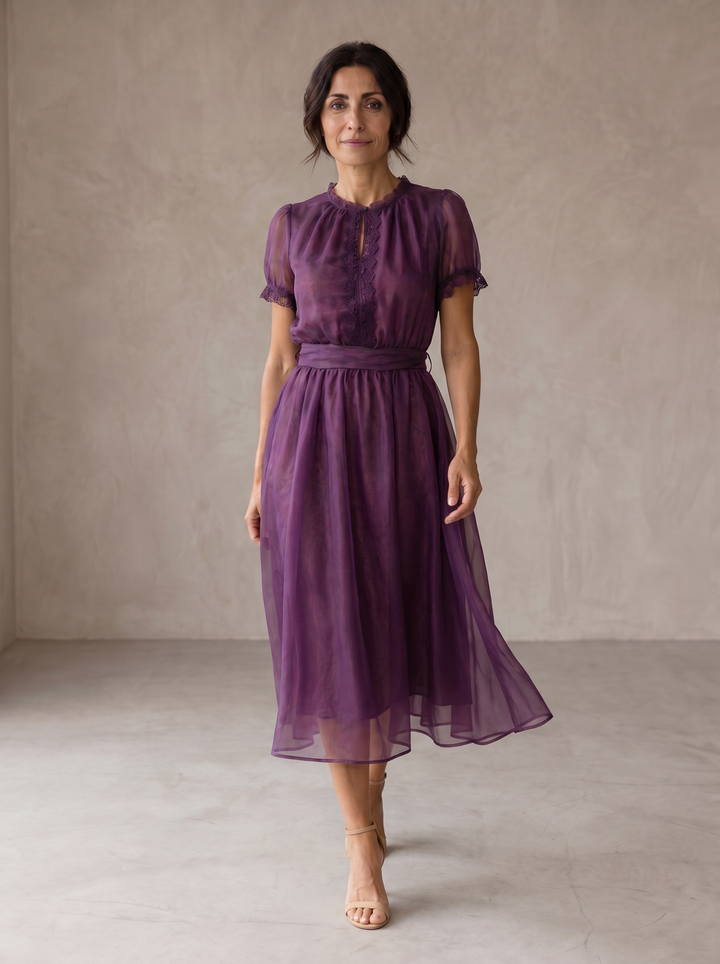 Flavia | Maxi Robe avec Décolleté en Goutte et Bord en Dentelle Chiffon
